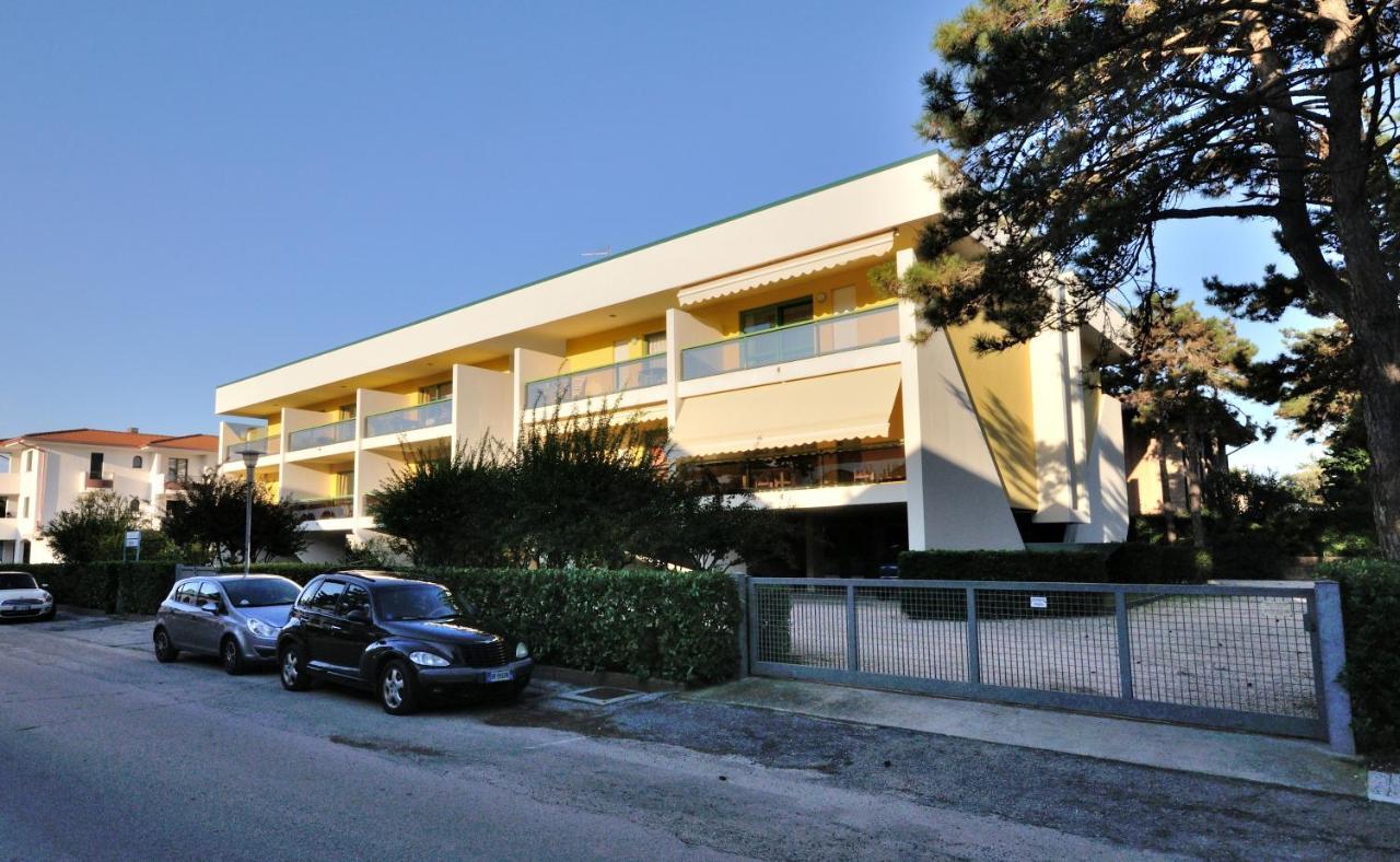 Condominio Croce Del Sud Bibione Bagian luar foto